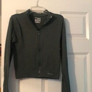 Zip up shirt in size L